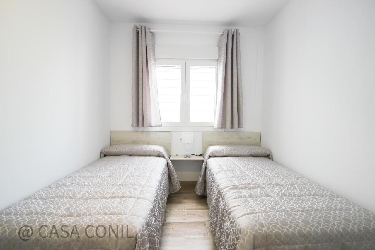 Casa Saturn Villa โกนิล เด ลาฟรอนเตรา ภายนอก รูปภาพ